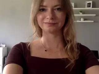 MillieDesire's Live Sex Cam Show