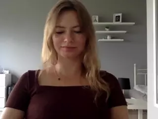 MillieDesire's Live Sex Cam Show