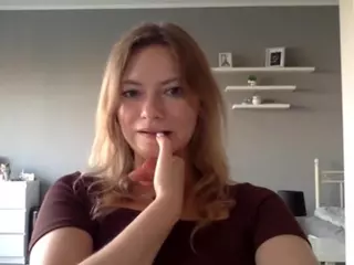MillieDesire's Live Sex Cam Show