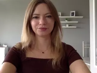 MillieDesire's Live Sex Cam Show