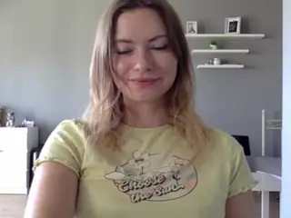 MillieDesire's Live Sex Cam Show