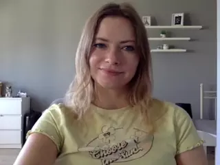 MillieDesire's Live Sex Cam Show