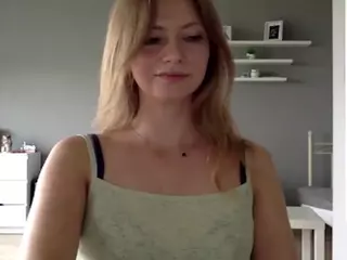 MillieDesire's Live Sex Cam Show