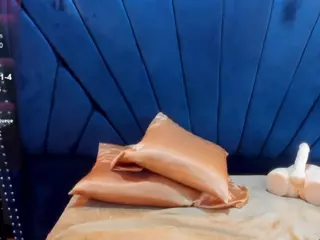NIKI-SANTANA's Live Sex Cam Show