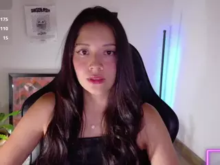 SaraSavaage's Live Sex Cam Show