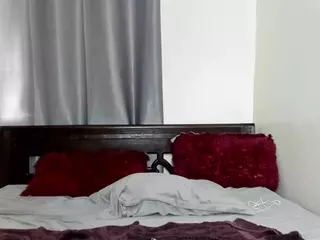 Sweet-Tina's Live Sex Cam Show