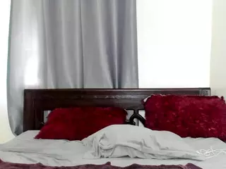 Sweet-Tina's Live Sex Cam Show