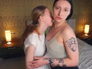 EasterAndEda's Live Sex Cam Show