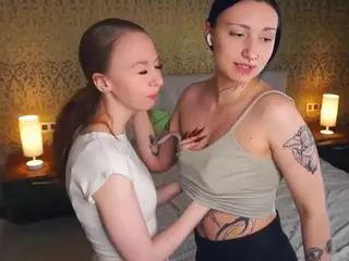 EasterAndEda's Live Sex Cam Show