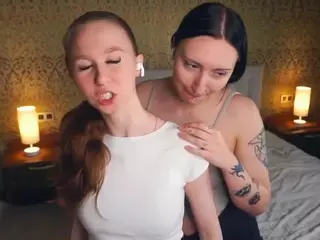 EasterAndEda's Live Sex Cam Show