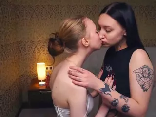 EasterAndEda's Live Sex Cam Show