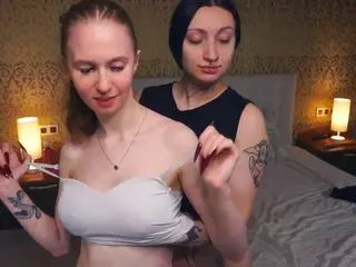 EasterAndEda's Live Sex Cam Show