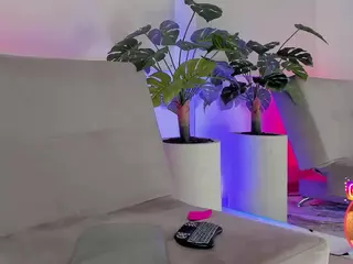Cutie Riley's Live Sex Cam Show