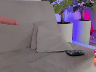 Cutie Riley's Live Sex Cam Show