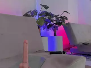 Cutie Riley's Live Sex Cam Show