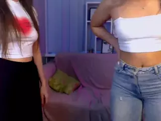 berry-alma's Live Sex Cam Show