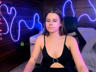 berry-alma's Live Sex Cam Show