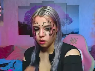 Lux's Live Sex Cam Show