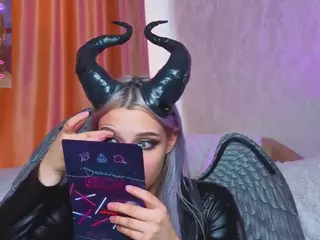 Lux's Live Sex Cam Show