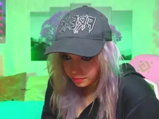 Lux's Live Sex Cam Show