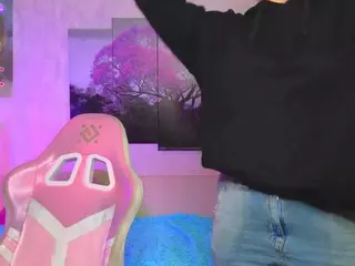 Lux's Live Sex Cam Show