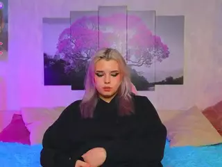 Lux's Live Sex Cam Show