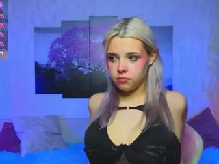 Lux's Live Sex Cam Show