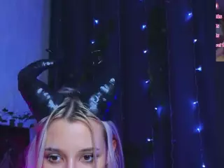 Lux's Live Sex Cam Show