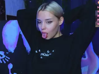 Lux's Live Sex Cam Show