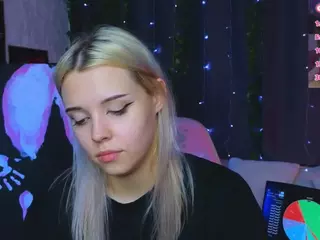 Lux's Live Sex Cam Show