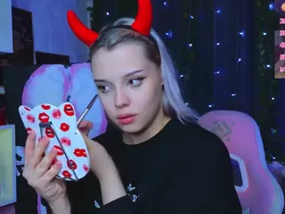 Lux's Live Sex Cam Show
