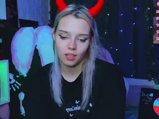 Lux's Live Sex Cam Show