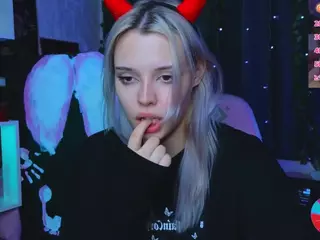 Lux's Live Sex Cam Show