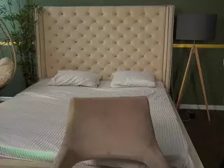 TinkerrBella's Live Sex Cam Show