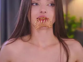 Bella's Live Sex Cam Show