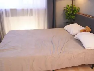 Bella's Live Sex Cam Show