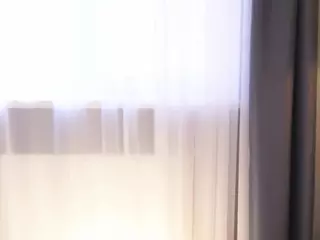 Bella's Live Sex Cam Show