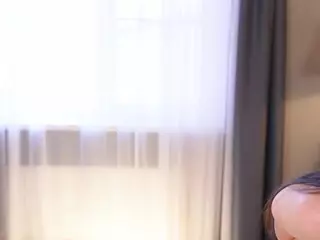 Bella's Live Sex Cam Show