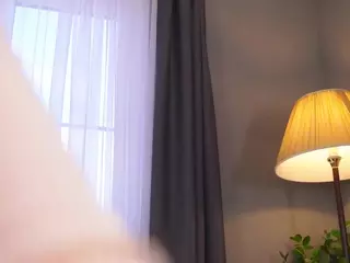 Bella's Live Sex Cam Show