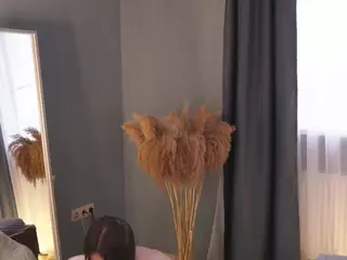 Bella's Live Sex Cam Show