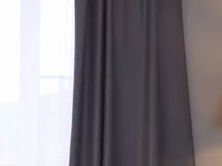 Bella's Live Sex Cam Show