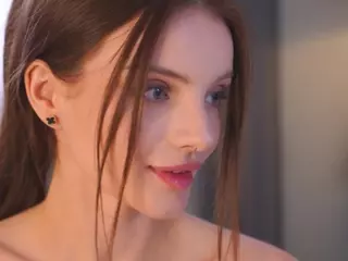 Bella's Live Sex Cam Show