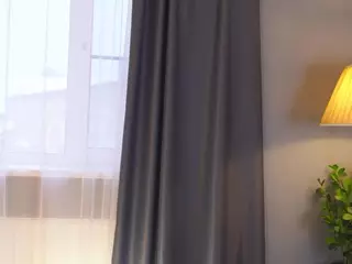 Bella's Live Sex Cam Show