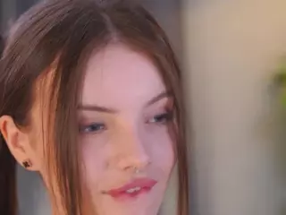 Bella's Live Sex Cam Show