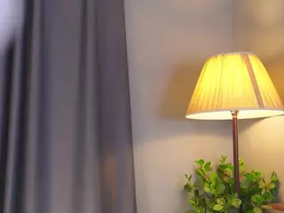 Bella's Live Sex Cam Show