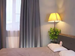 Bella's Live Sex Cam Show