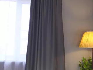 Bella's Live Sex Cam Show