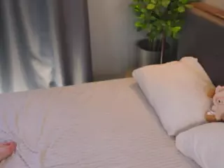 Bella's Live Sex Cam Show