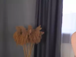 Bella's Live Sex Cam Show
