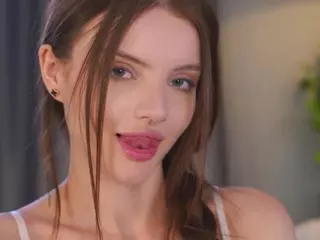 Bella's Live Sex Cam Show